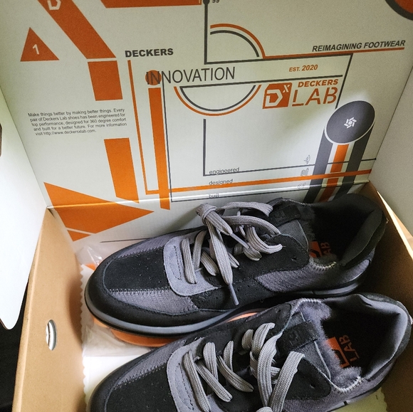 NWT: Deckers X Lab Ko-Z Sport Low Wedge, size Womens 9.5, Black/Grey - Picture 3 of 8